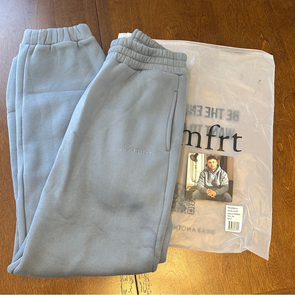 comfrt Men's Blue Sweatpants